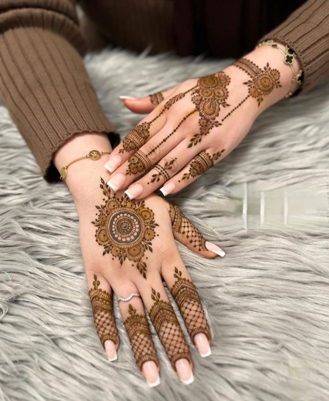 Portrait mehandi palms — Shimla bridal henna