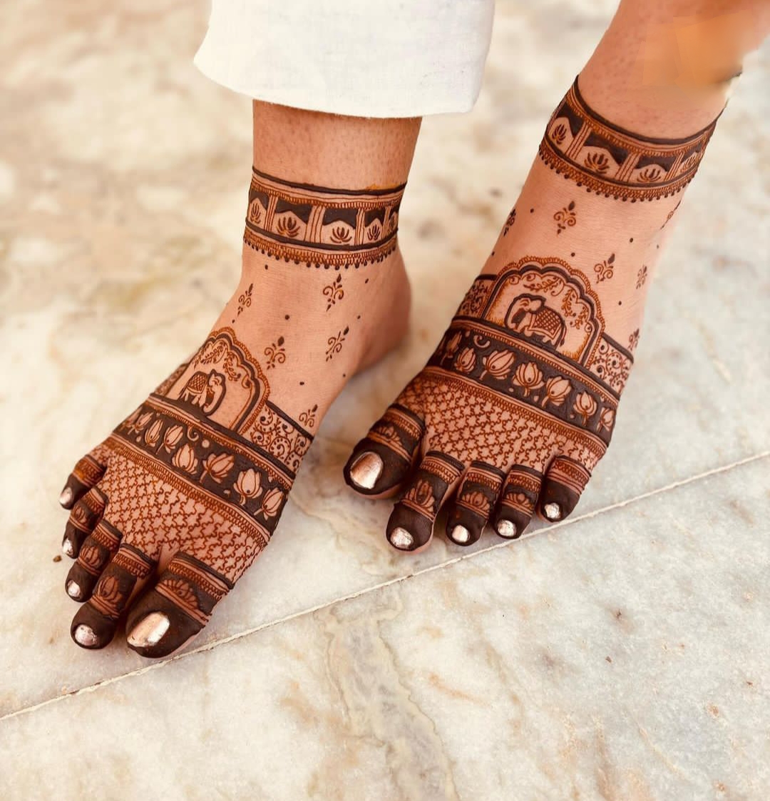 Portrait mehandi palms — Shimla bridal henna