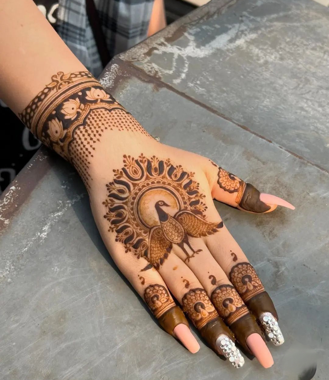 Portrait mehandi palms — Shimla bridal henna